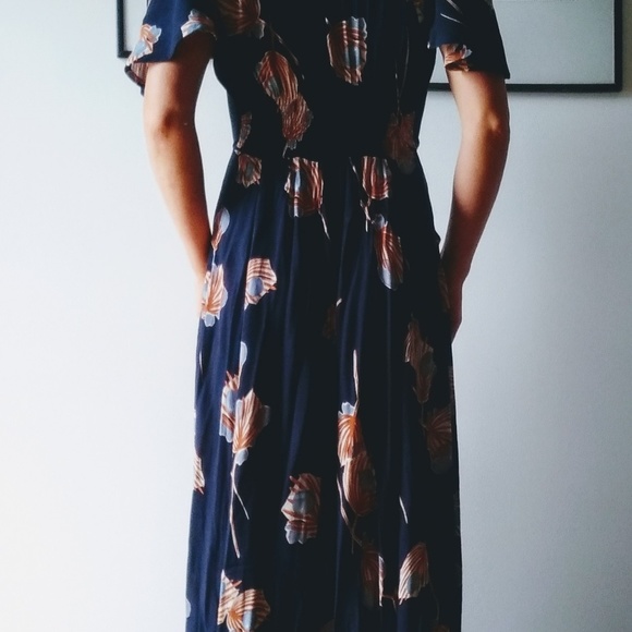 Dress - Picture 2 of 4